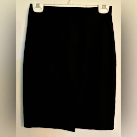 iZ Byer Womens Black Pencil Skirt Kick Slit Size Medium Rayon/nylon/spandex - Picture 1 of 8